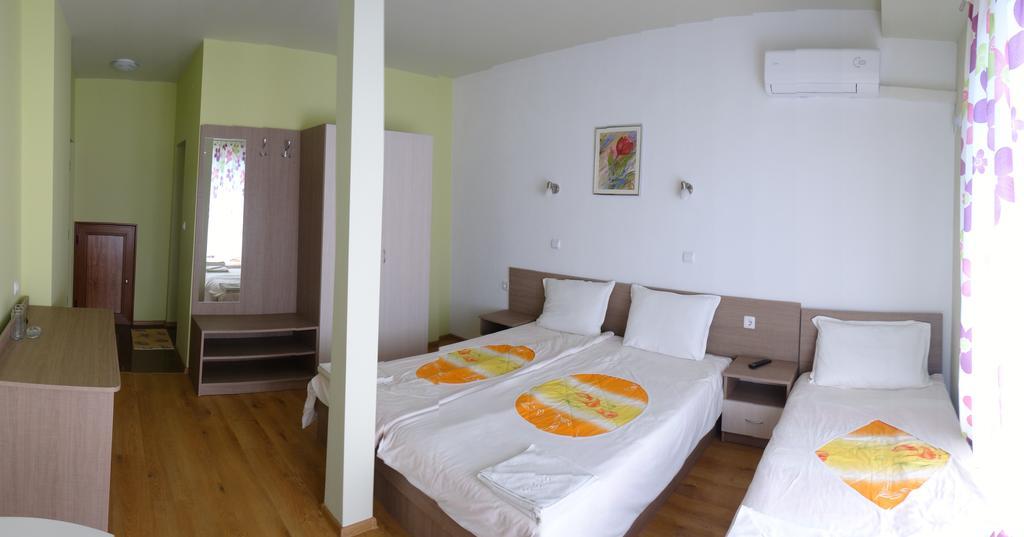 Guest House Rosa Kiten  Kamer foto