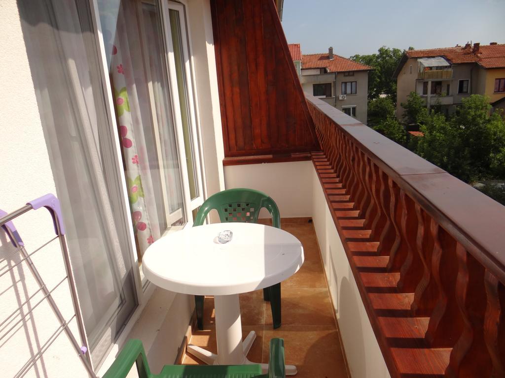 Guest House Rosa Kiten  Buitenkant foto